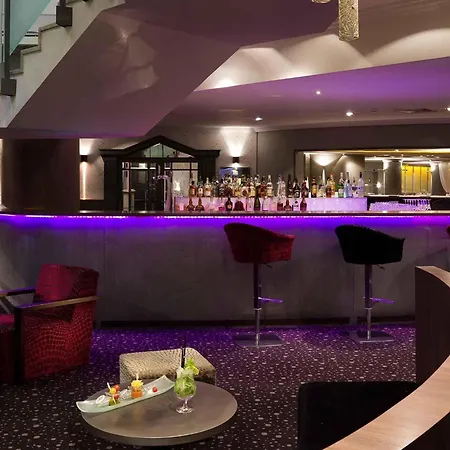 Pullman Cannes 4* 망들리유 라 나플