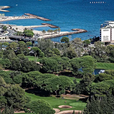 Pullman Cannes Отель Мандельё-ла-Напуль