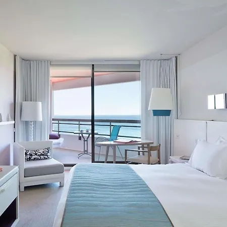 ホテル Pullman Cannes 4*