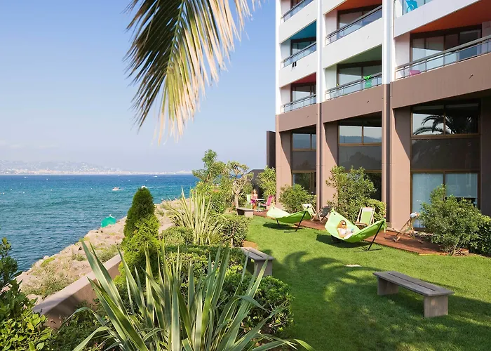 Отель Pullman Cannes