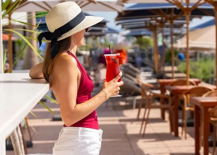 Отель Pullman Cannes 4*