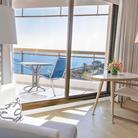 Pullman Cannes 4*